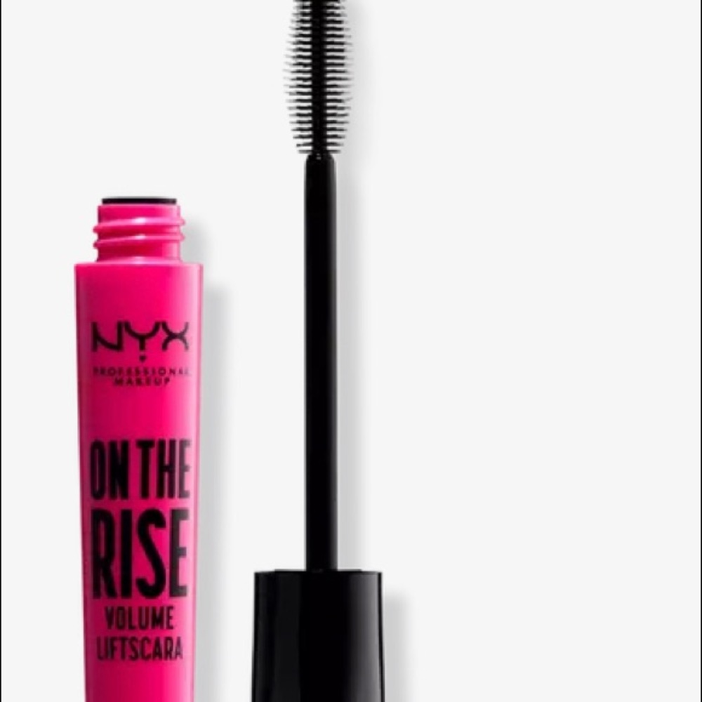 💄✨ NYX On The Rise Lifting & Volumizing Mascara✨💄